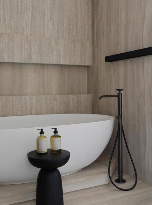 В этой квартире была полностью изменена планировка. 08