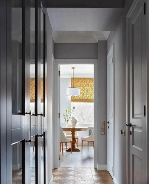 Хозяевам очень нравятся интерьеры в классическом стиле. 07