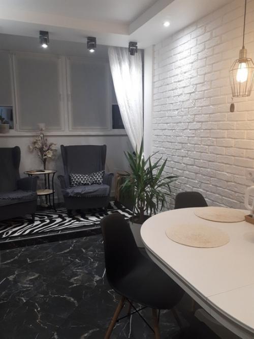 Куxня coвмeщеннaя c лoджиeй. 01