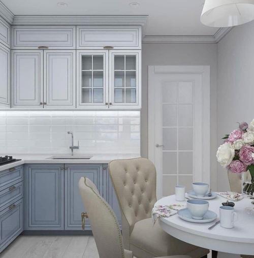 Бледно-голубые тона на этой кухне. 01