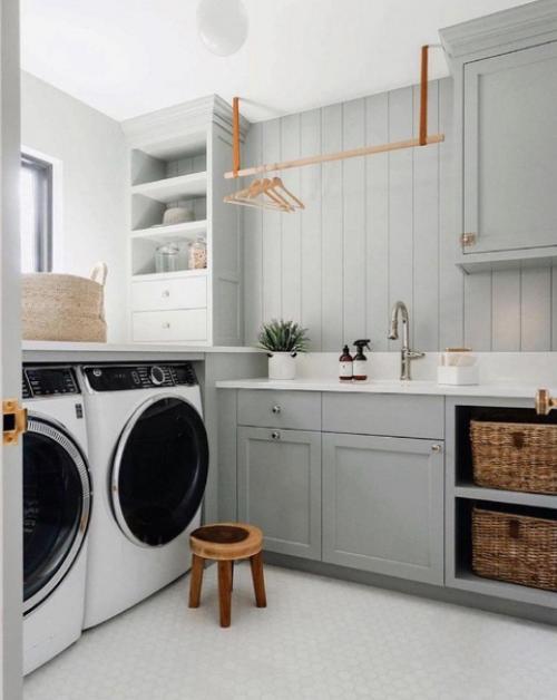 Просторный дом с большим количеством окон. 03