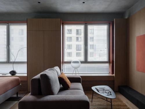 Задача была непростая - собрать привычную мебель в единый образ. 03