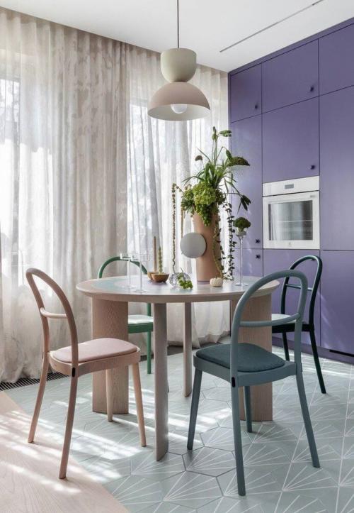 Квартира, в которой отражены впечатления и стиль жизни её владельцев. 03