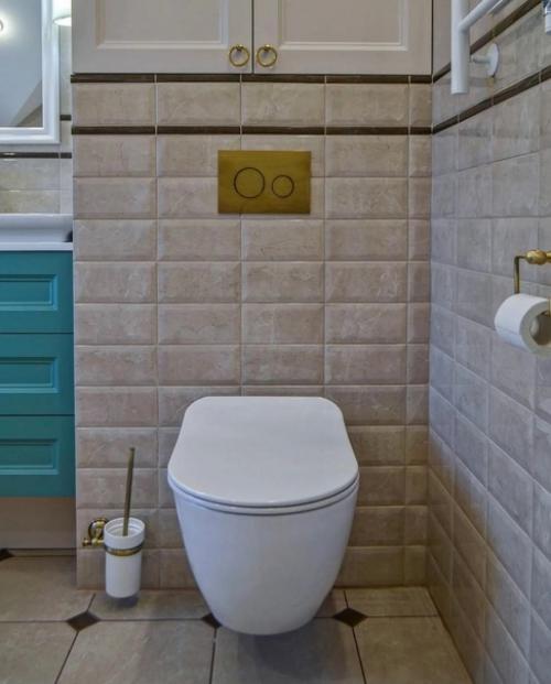 Гостевая ванная комната на мансардном этаже.