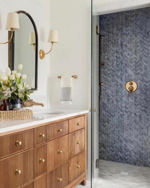 Просторный дом с большим количеством окон. 01