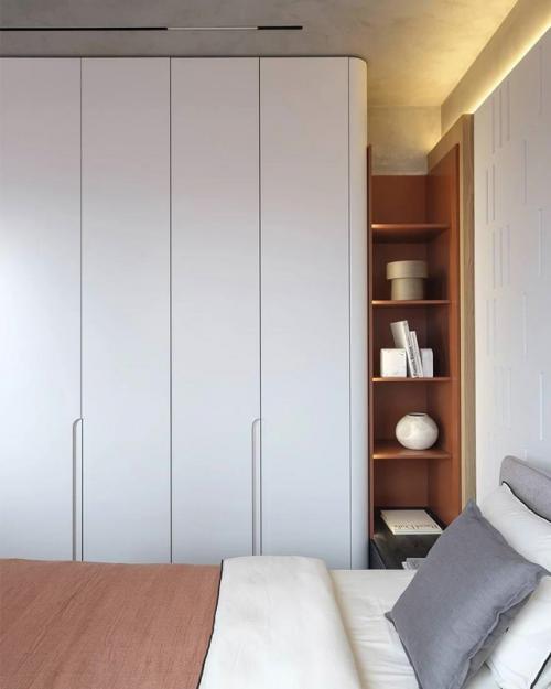 Задача была непростая - собрать привычную мебель в единый образ. 06