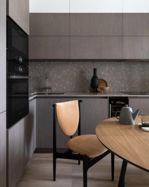 При оформлении этой небольшой кухни. 01