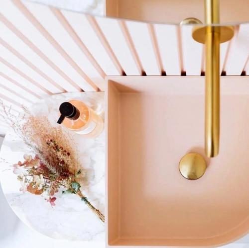 Нежные светлые оттенки для оформления ванной комнаты. 02