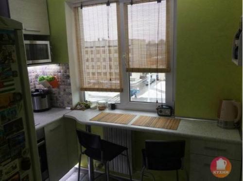 Зеленая кухня - малютка, размером 5. 2 метра. 03