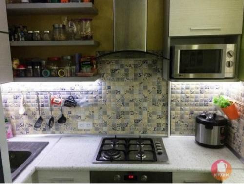 Зеленая кухня - малютка, размером 5. 2 метра. 01