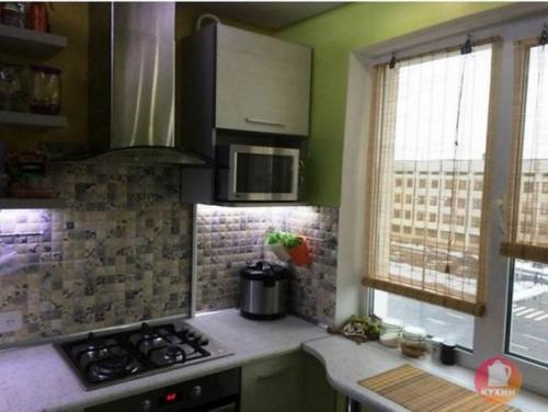 Зеленая кухня - малютка, размером 5. 2 метра. 02