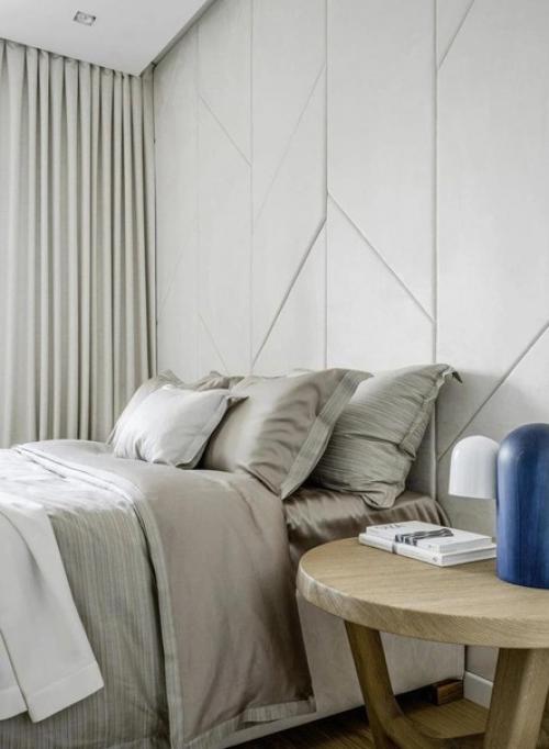 Светлые оттенки интерьера делают эту квартиру расслабленой и стильной. 06