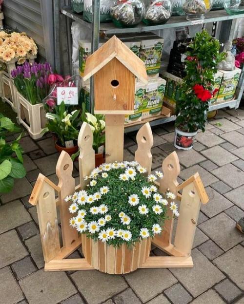 Интересные поделки для вашего садового участка. 06