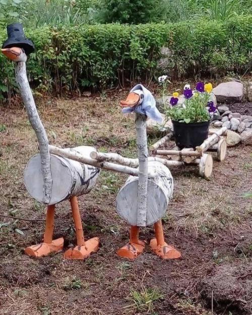 Интересные поделки для вашего садового участка. 03