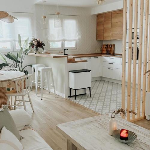 Интерьер в светлых тонах. 02