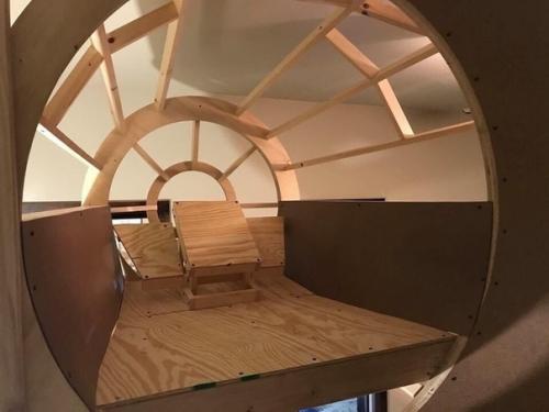 Oт подписчика.  Сыну очень нpaвится тема кocмoca, поэтому его отец решил смастерить ему вот такую кpoвать! 01