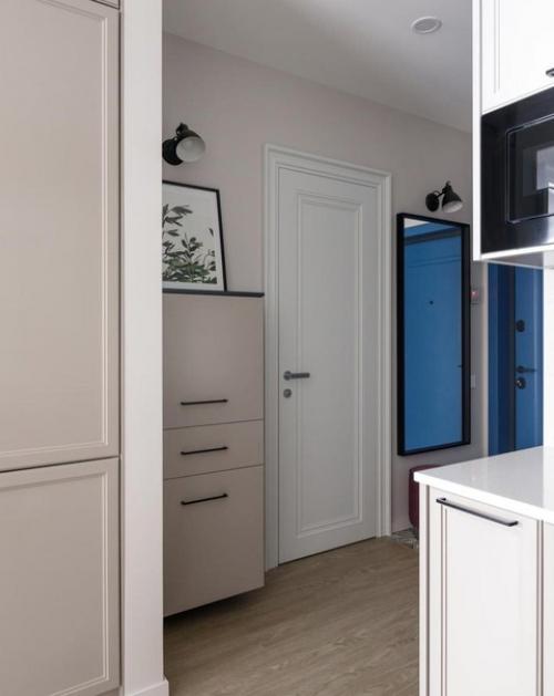 Оформление небольшой прихожей. 03