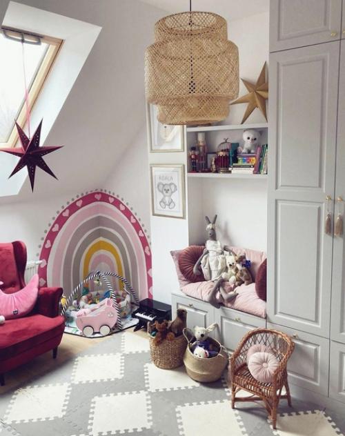 На мансардном этаже. 02