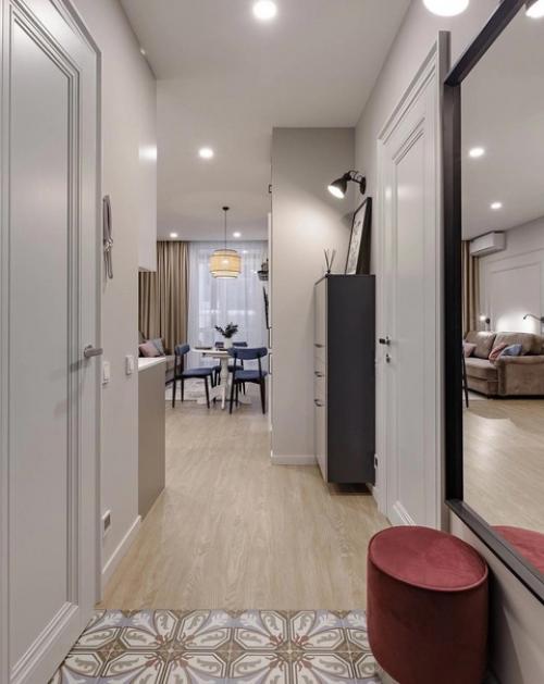 Оформление небольшой прихожей. 04