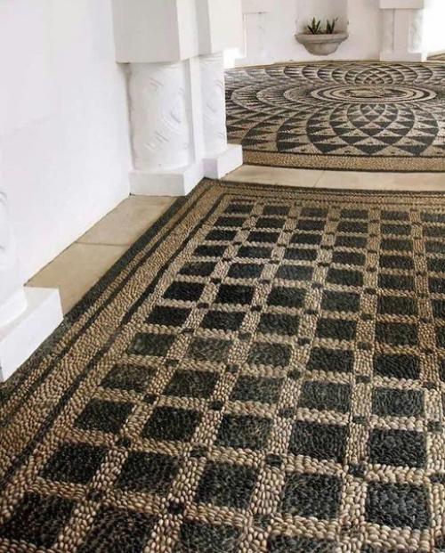 Дорожка выложенная из камешков. 03