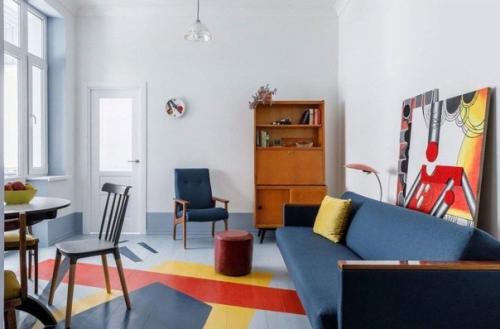 Интерьер насыщенный. Яркими цветами с помощью. 01