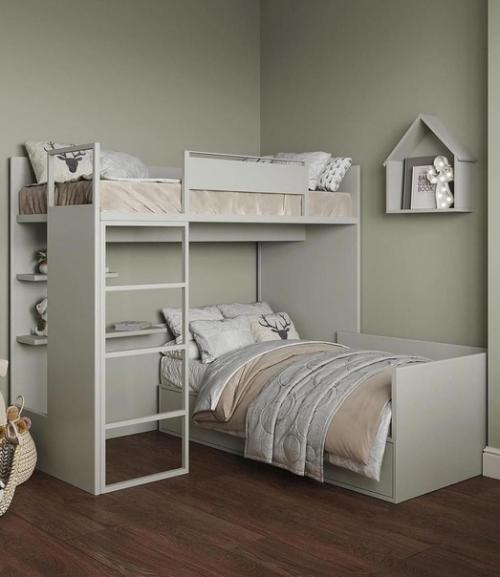 Детская комната в спокойных тонах.