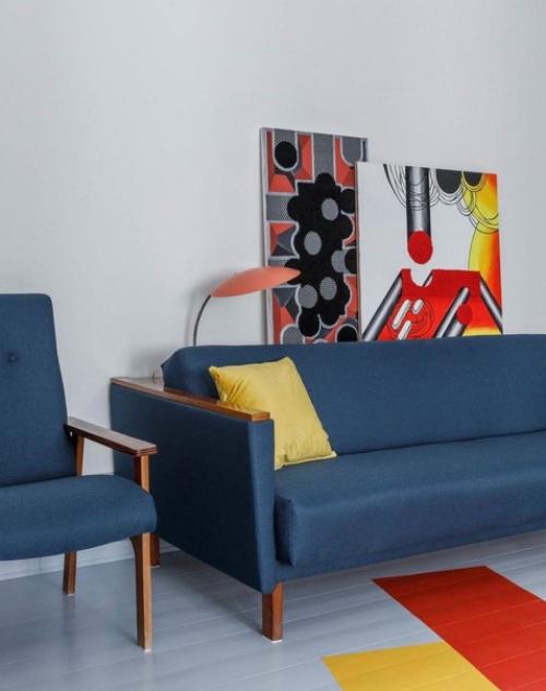 Интерьер насыщенный. Яркими цветами с помощью.