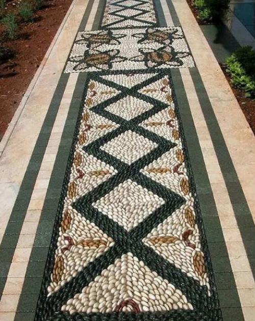 Дорожка выложенная из камешков. 01