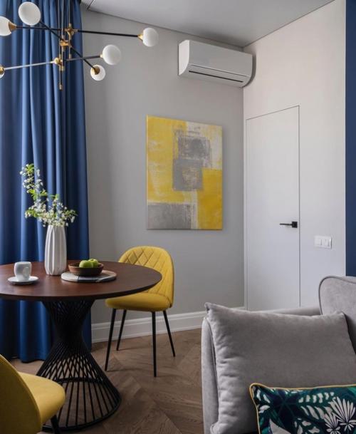 Небольшая квартира, которая была оформленная для девушки студентки. 04