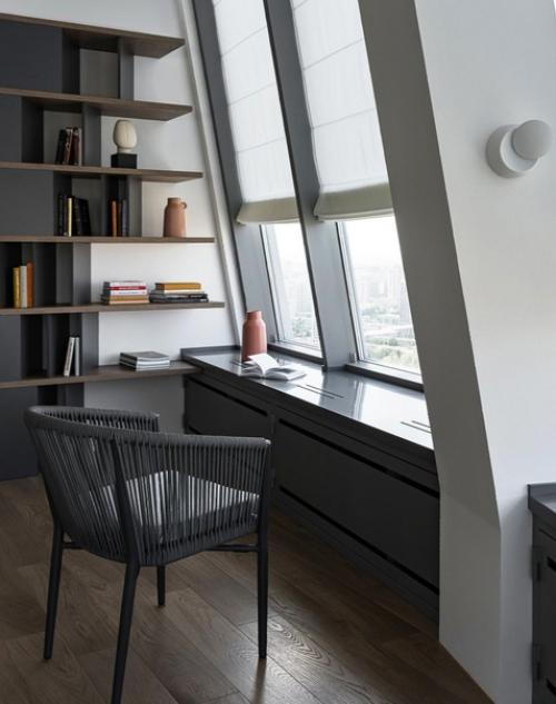 Большие, панорамные окна.