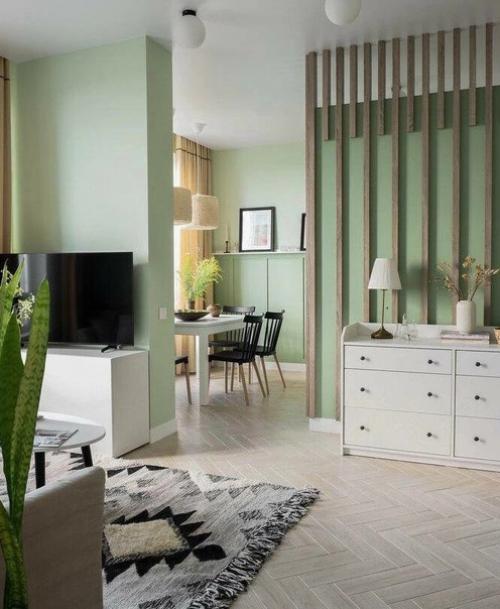 На стенах квартиры была простая, базовая отделка. 06