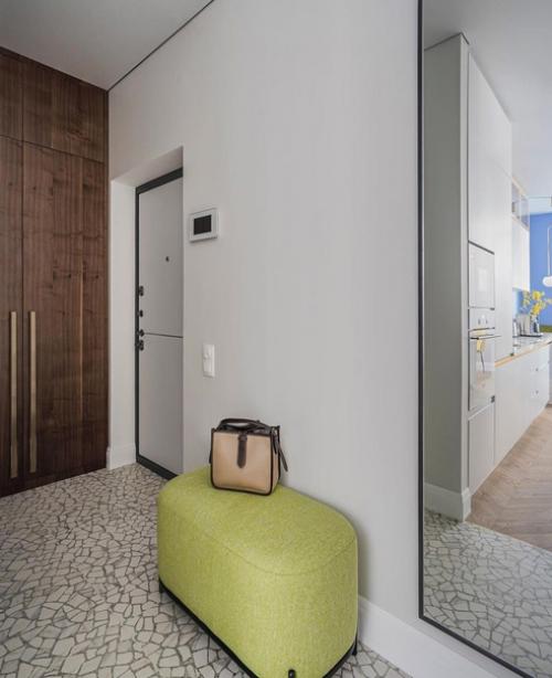 Небольшая квартира, которая была оформленная для девушки студентки. 01