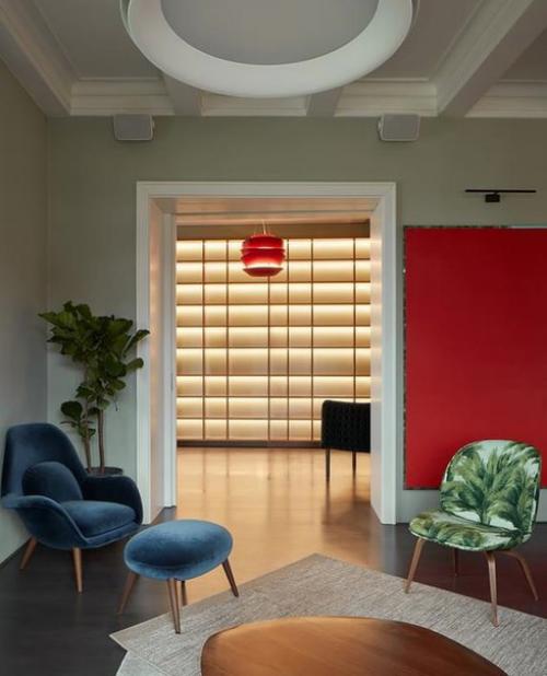 Эта квартира в Праге расположена.