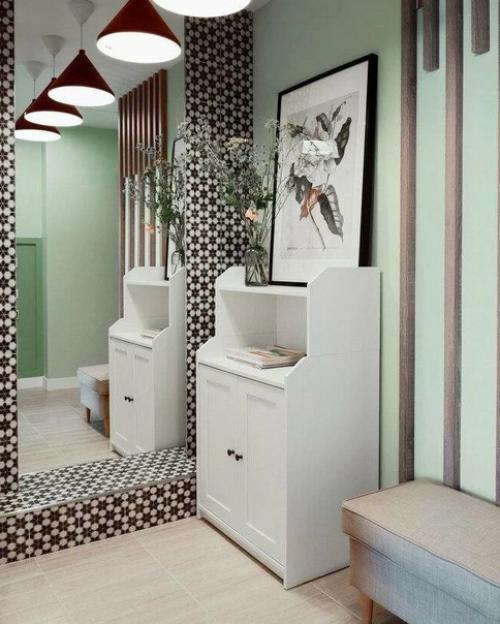 На стенах квартиры была простая, базовая отделка. 03