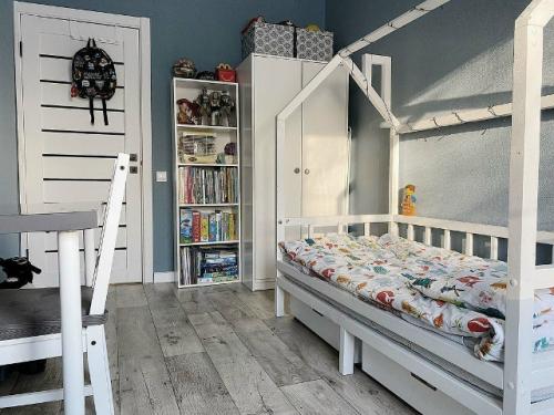 Завершённый ремонт в детской комнате. 04