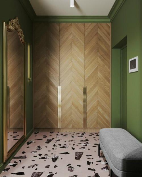 Зелёная прихожая как первое впечатление дома.

