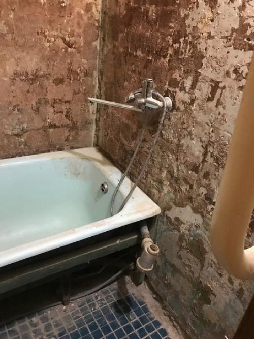 Темновато конечно.  Но, на вкус и цвет. 01