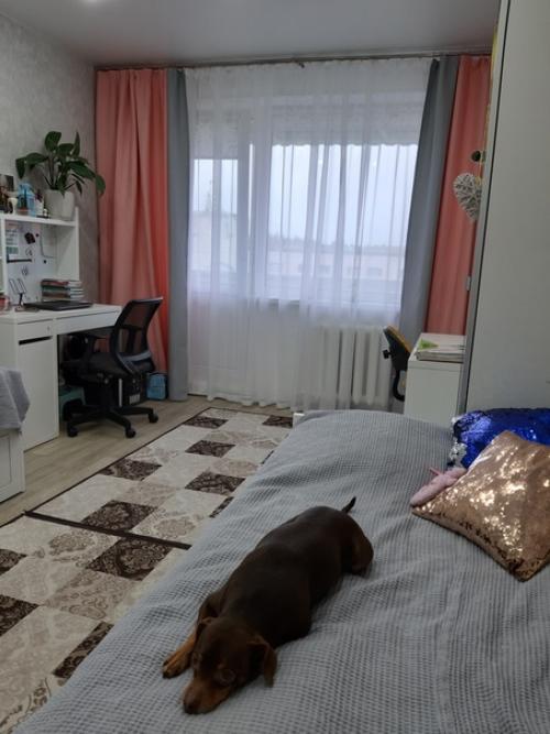 Добрый день.  Комната девочек 15 и 10 лет.