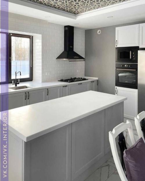 Хорошая кухня!  Я бы на такой с большим удовольствием готовила. 08