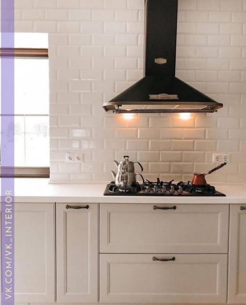 Хорошая кухня!  Я бы на такой с большим удовольствием готовила.