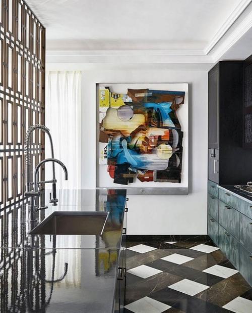 А вот так выглядит интерьер. 03