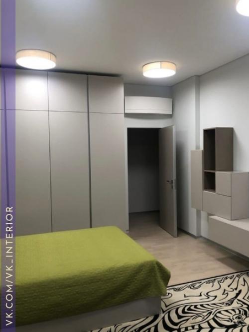 Отлично.  Парень сможет внести свои коррективы и оживить комнату. 01