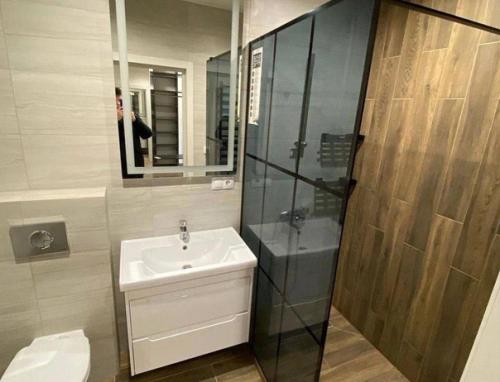 Стильный, современный интерьер квартиры сразу после ремонта. 07