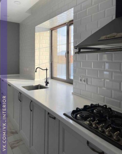 Хорошая кухня!  Я бы на такой с большим удовольствием готовила. 06