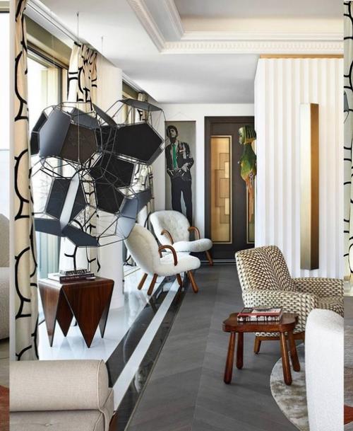 А вот так выглядит интерьер. 04