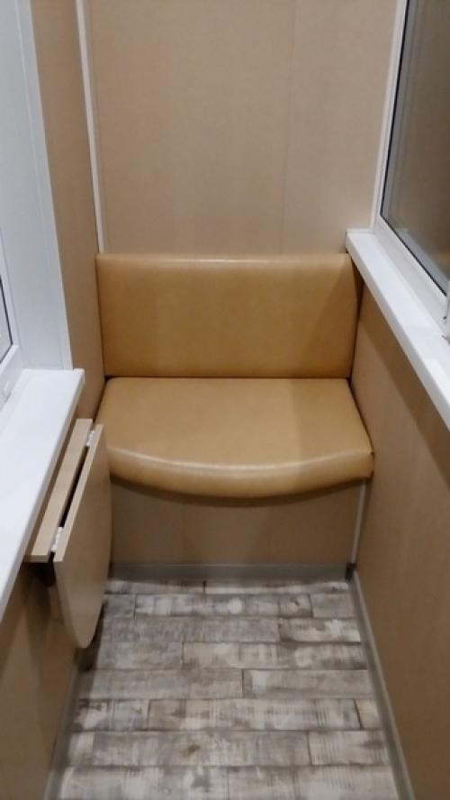 Балкон.  Теперь здесь можно и кофе выпить, и белье сушить, и места для хранения также есть! 01