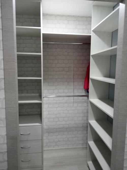 Сделали небольшую гардеробную! 01