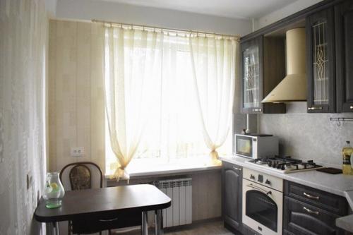 7 м 2 из убитого помещения в уютную кухню! 04