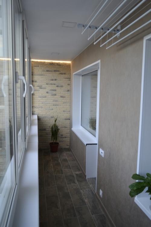 После установки окон лоджии, решил сделать ремонт на балконе, остались мелочи которые в скором времени завершатся. 01