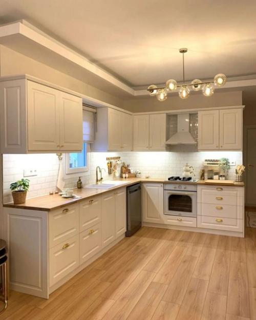 Чудесная, уютная кухня. 02